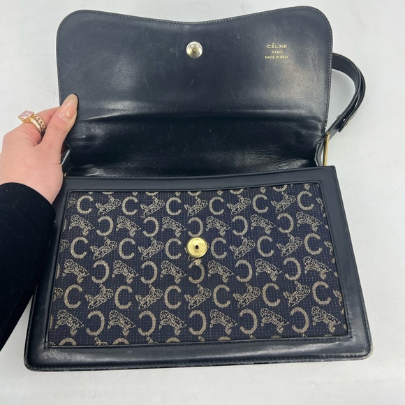 Celine Vintage Horse Carriage Shoulder bag - Picture 12 of 14